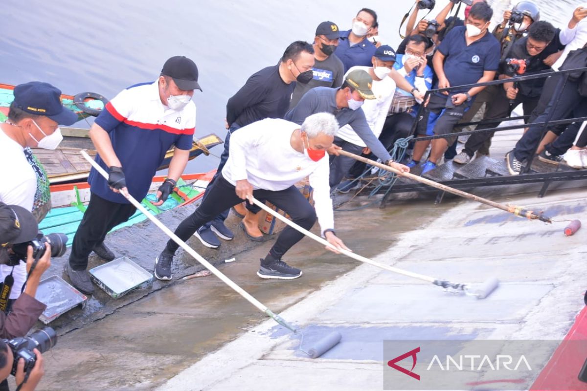 Gubernur dan Wali Kota ikut bersihkan  Sungai Sekanak-Lambidaro