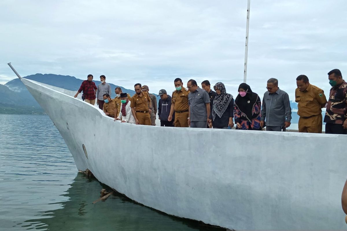 Diduga ada reklamasi ilegal di Danau Singkarak, Bupati Solok bantah