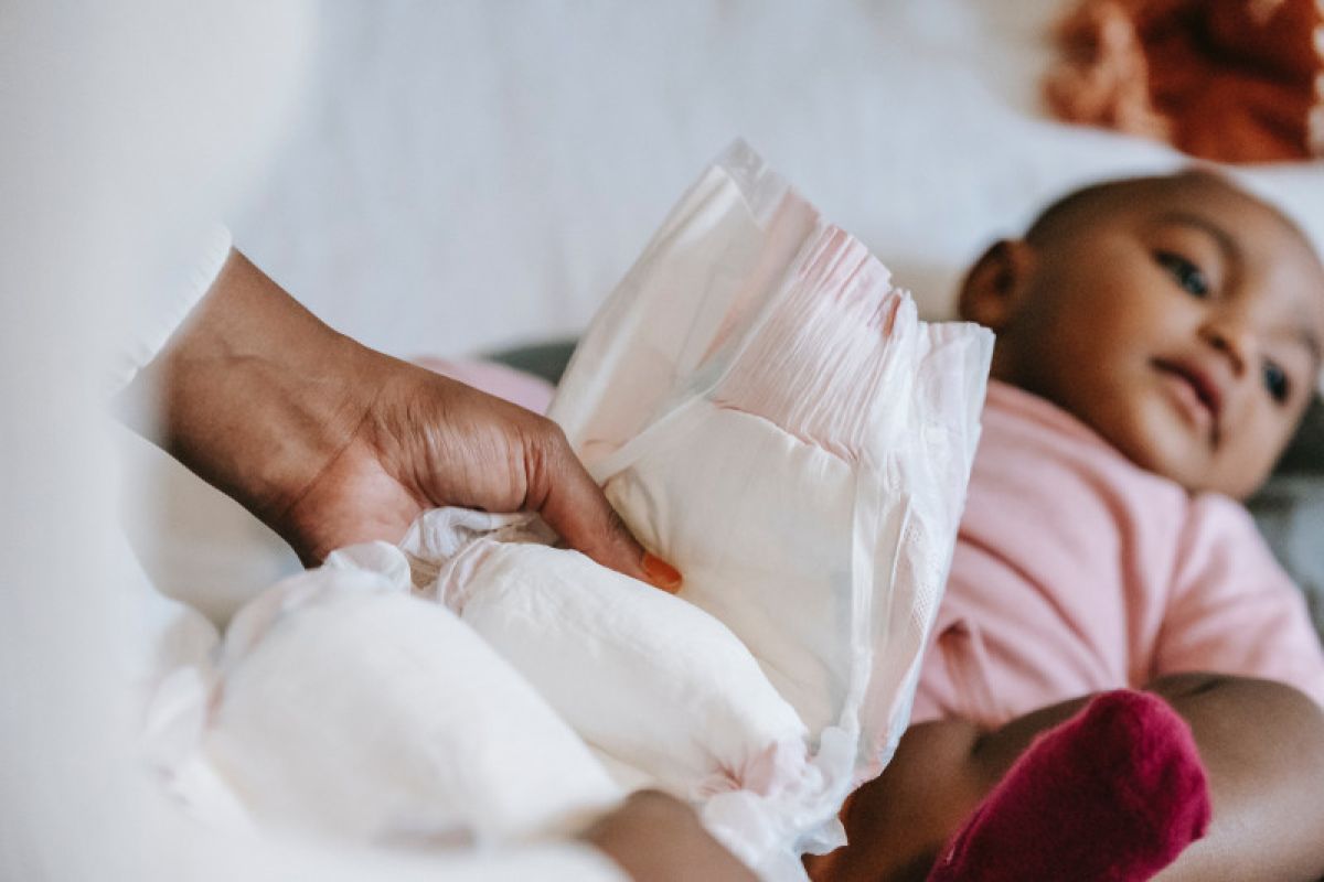 Cara mudah ganti popok anak dengan benar