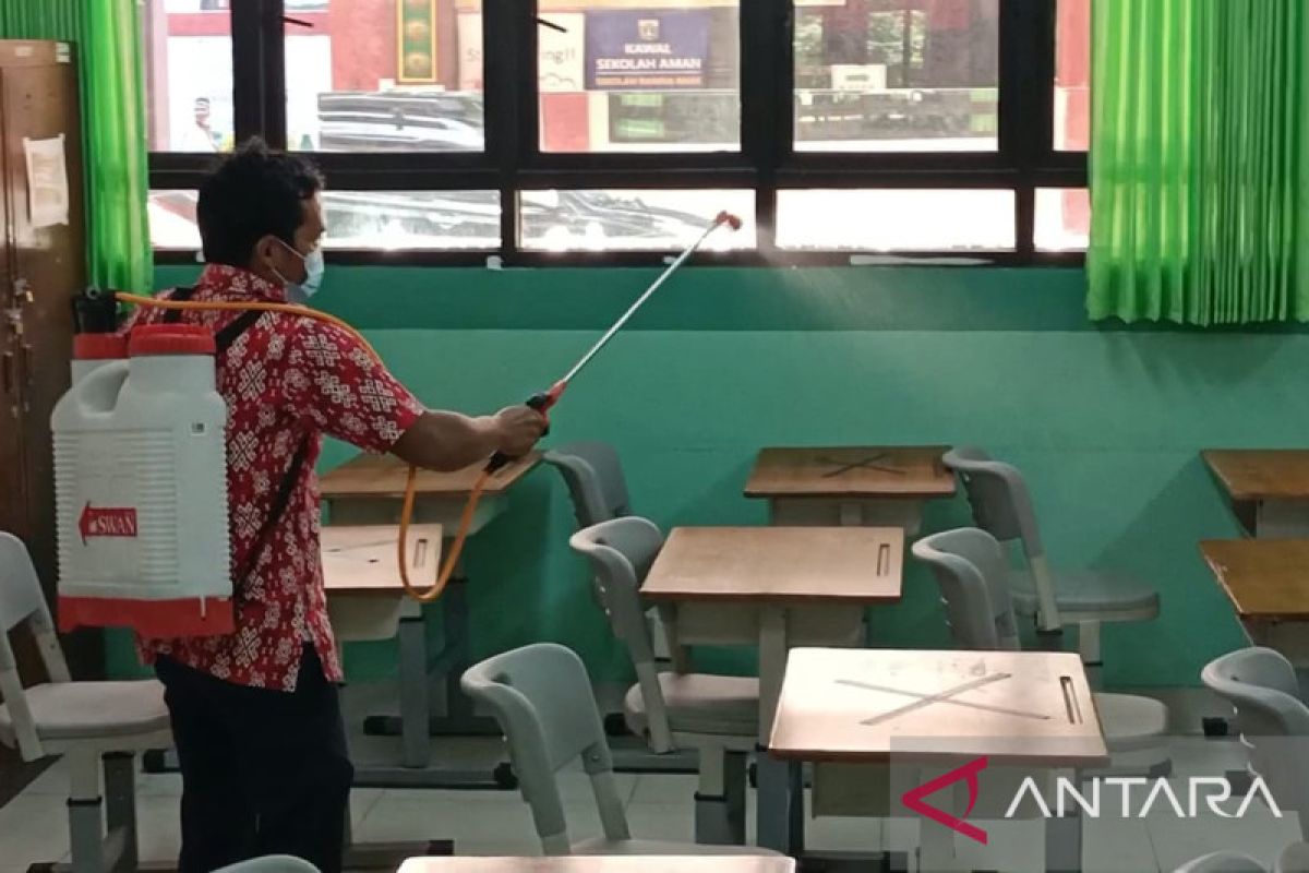 School disinfected after detection of four cases in North Jakarta