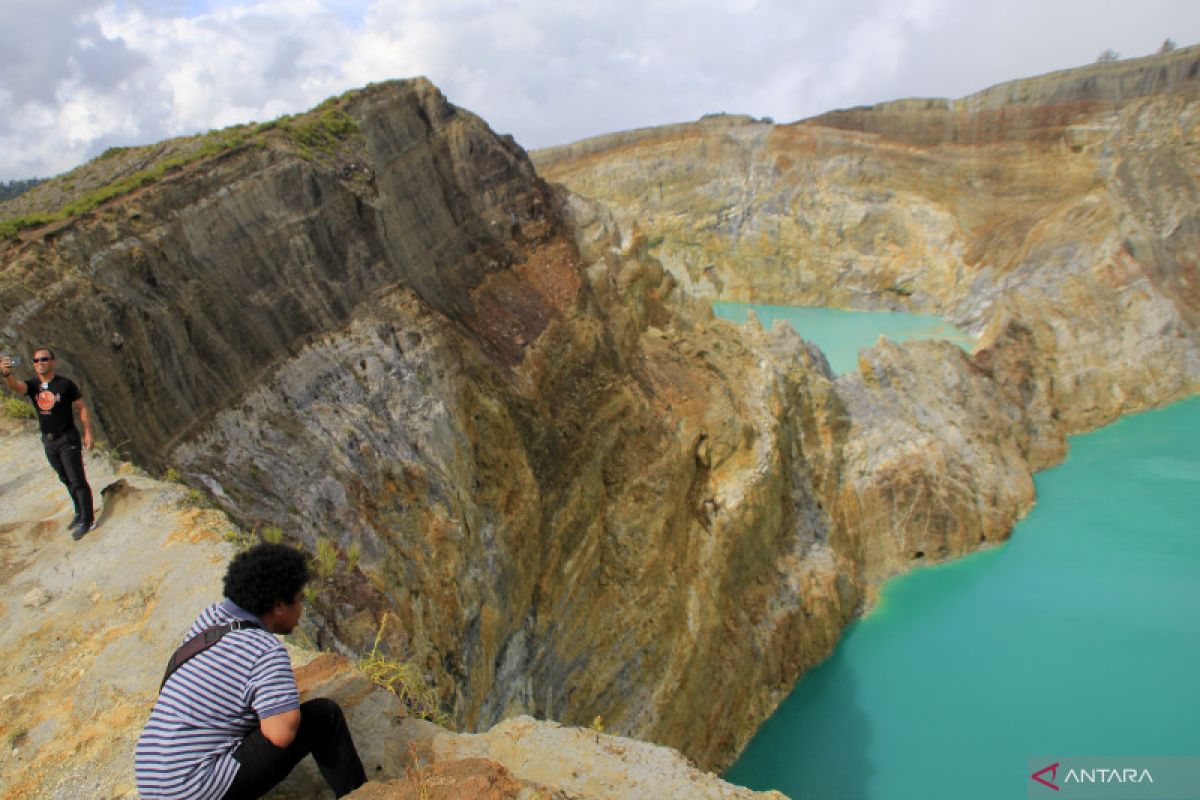 Taman Nasional Kelimutu ditutup akibat cuaca buruk