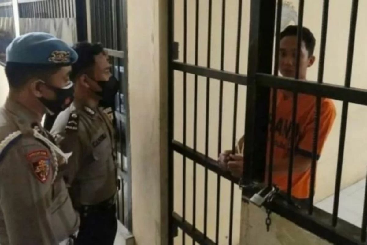 Kemarin, kerangkeng di rumah Bupati Langkat hingga pecat Bripda Randy