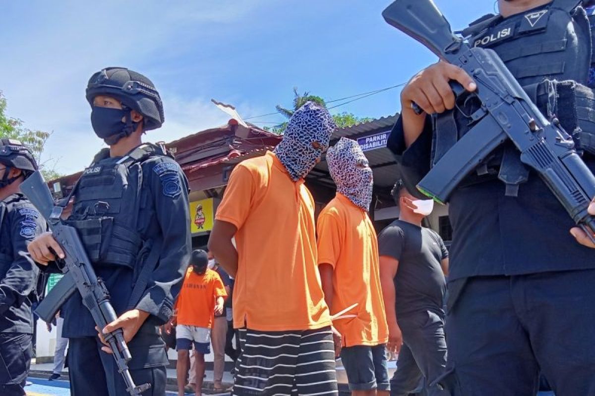 Polisi berhasil tangkap sembilan orang pelaku pembakaran karaoke di Sorong