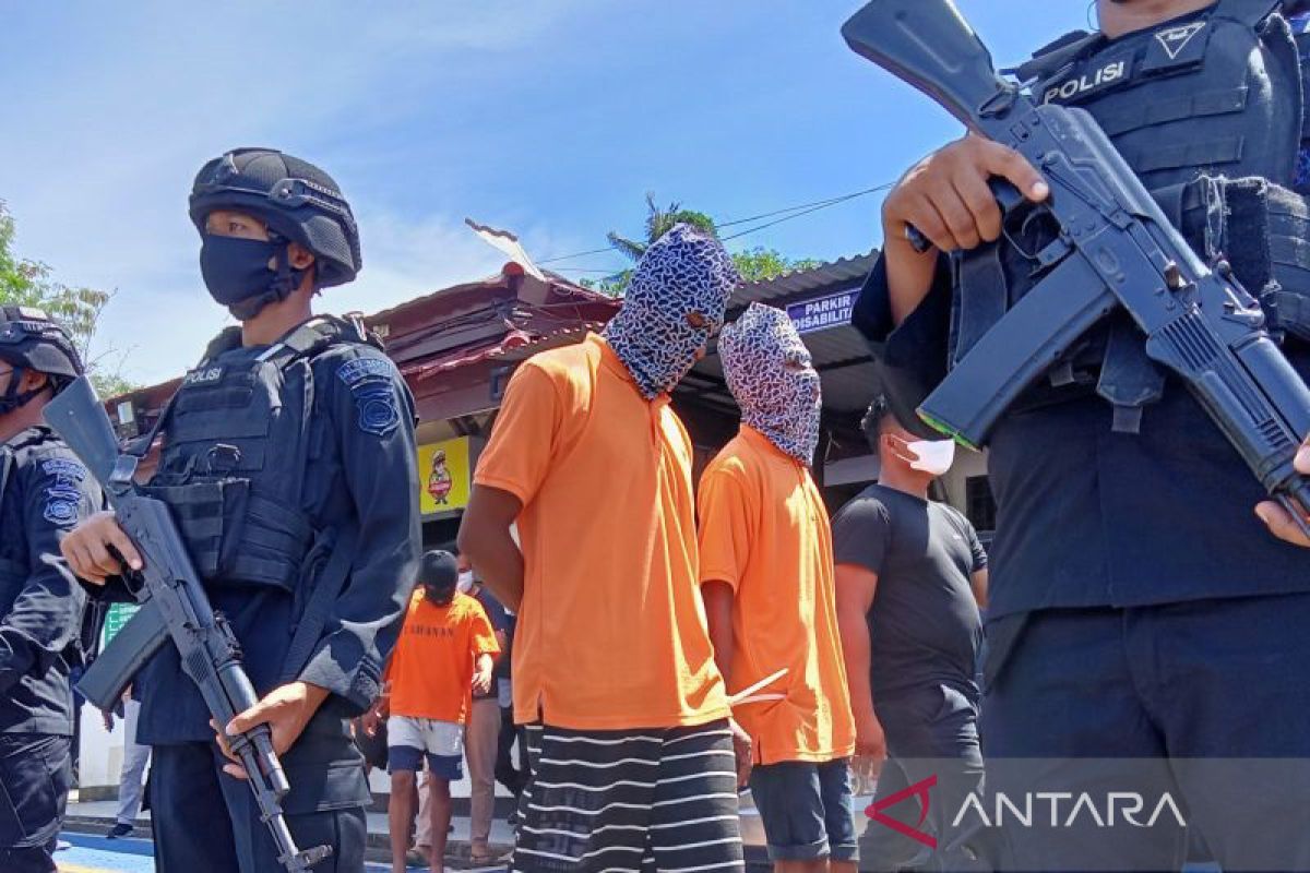 Tren sepekan, kasus Edy Mulyadi hingga pertikaian di Sorong