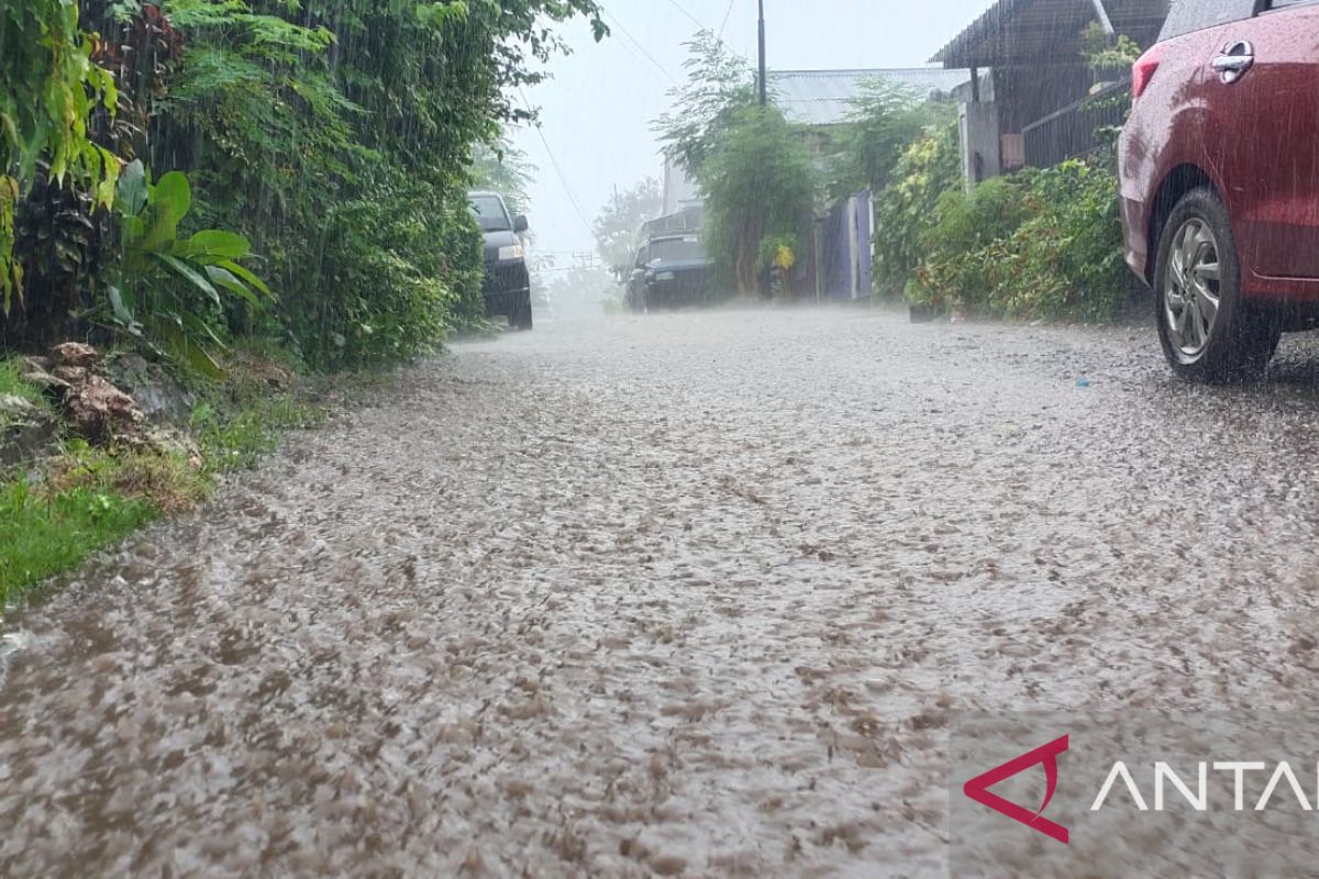 BMKG  sebut NTT berada di puncak musim hujan dengan kelembaban tinggi