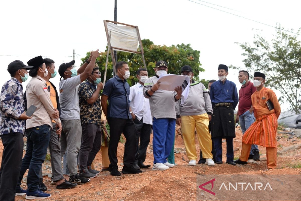 Bupati Kampar tinjau pembangunan gedung PWI Kampar