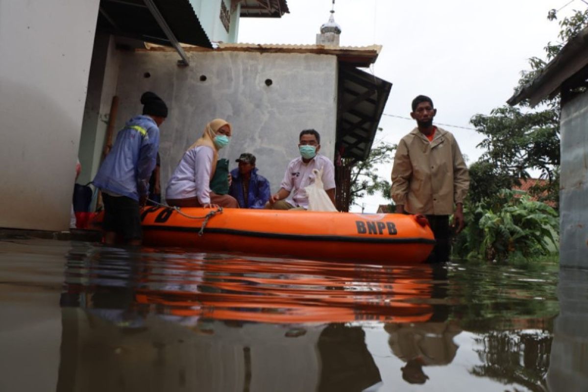 Pengungsi banjir Kota Pekalongan bertambah jadi 171 orang