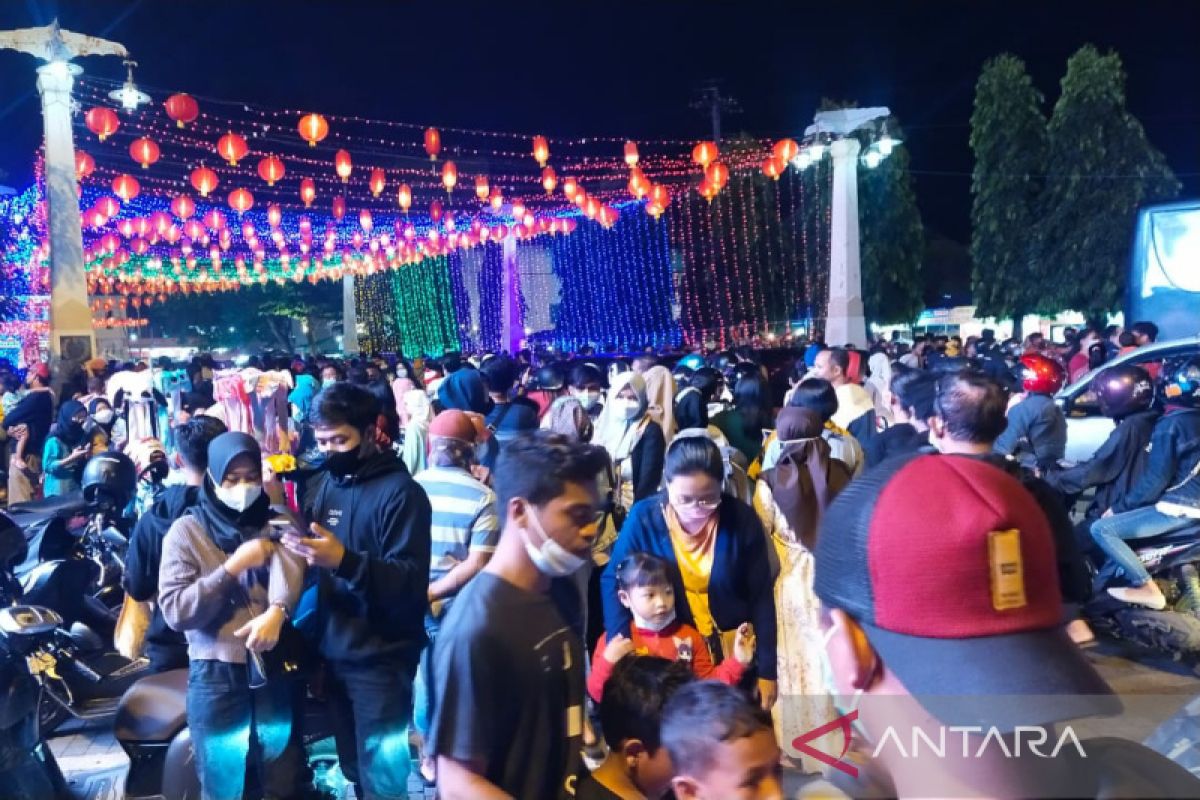 COVID bertambah, Pemkot Surakarta matikan lampion Imlek