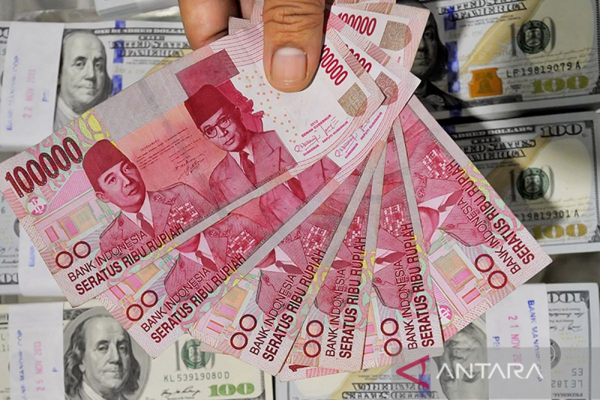 Nilai tukar rupiah melemah 42 poin seiring tingginya permintaan obligasi Indonesia