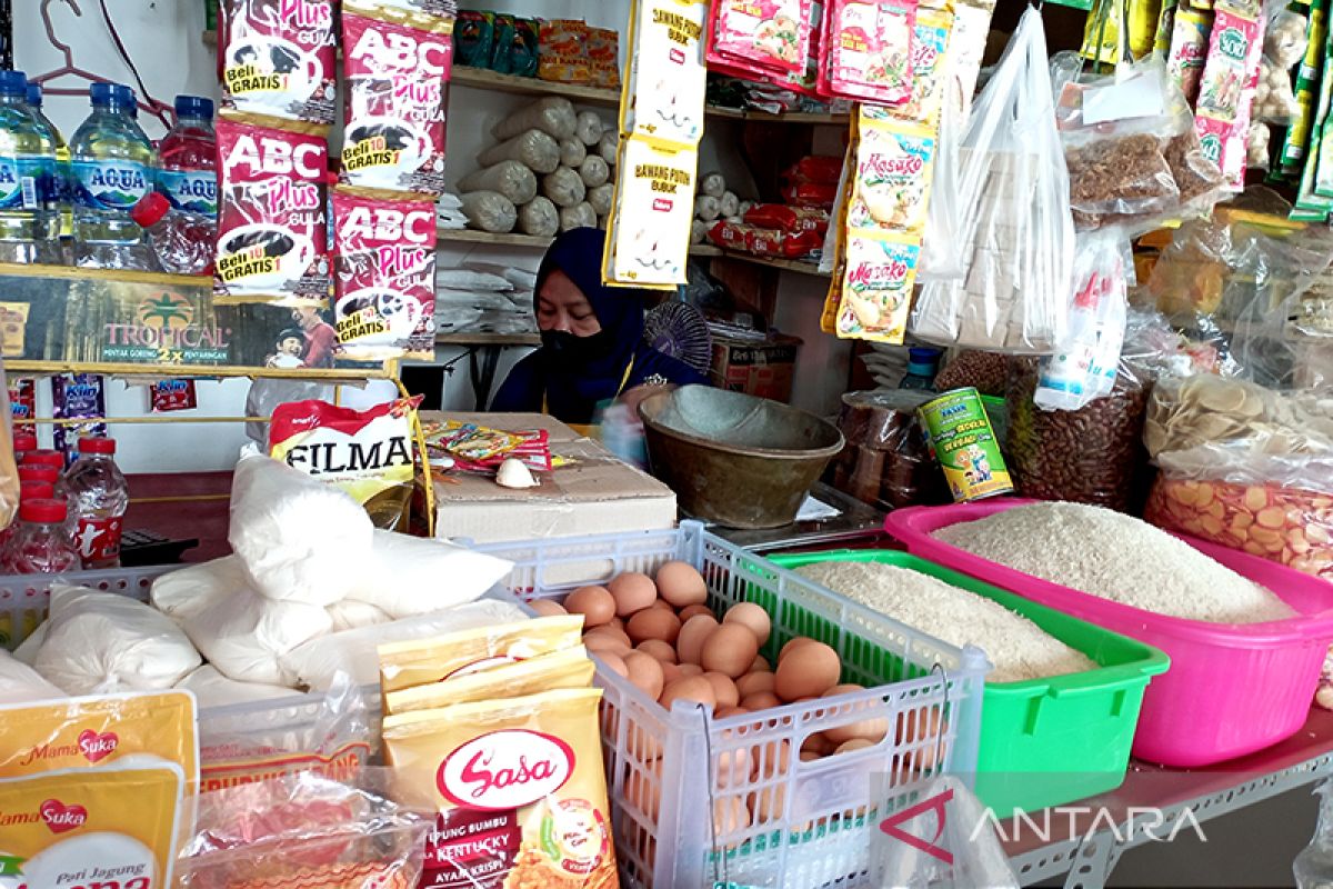 Pedagang di Banyumas sulit sesuaikan harga minyak goreng