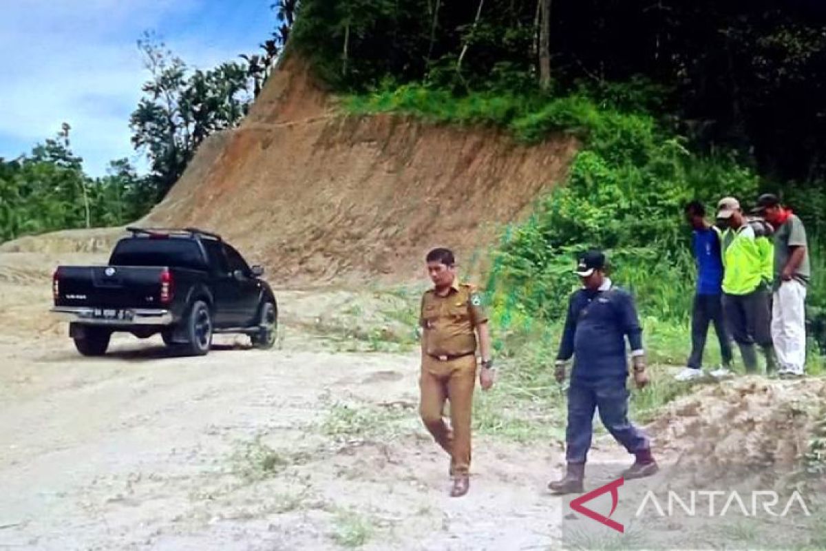 Pembukaan lahan untuk pembangunan Puskesmas Tumpuak Tangah Sawahlunto hampir selesai