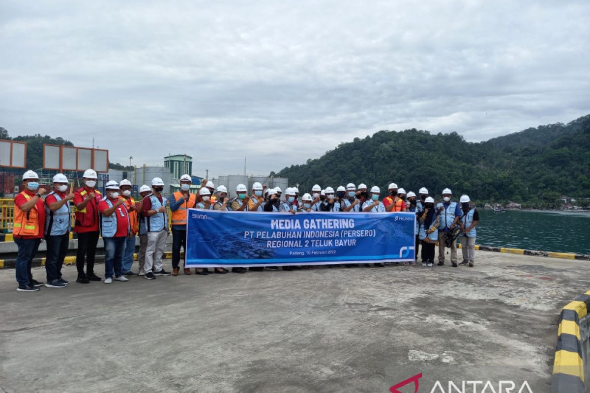 Arus kapal pelayaran di Pelabuhan Teluk Bayur meningkat selama 2021