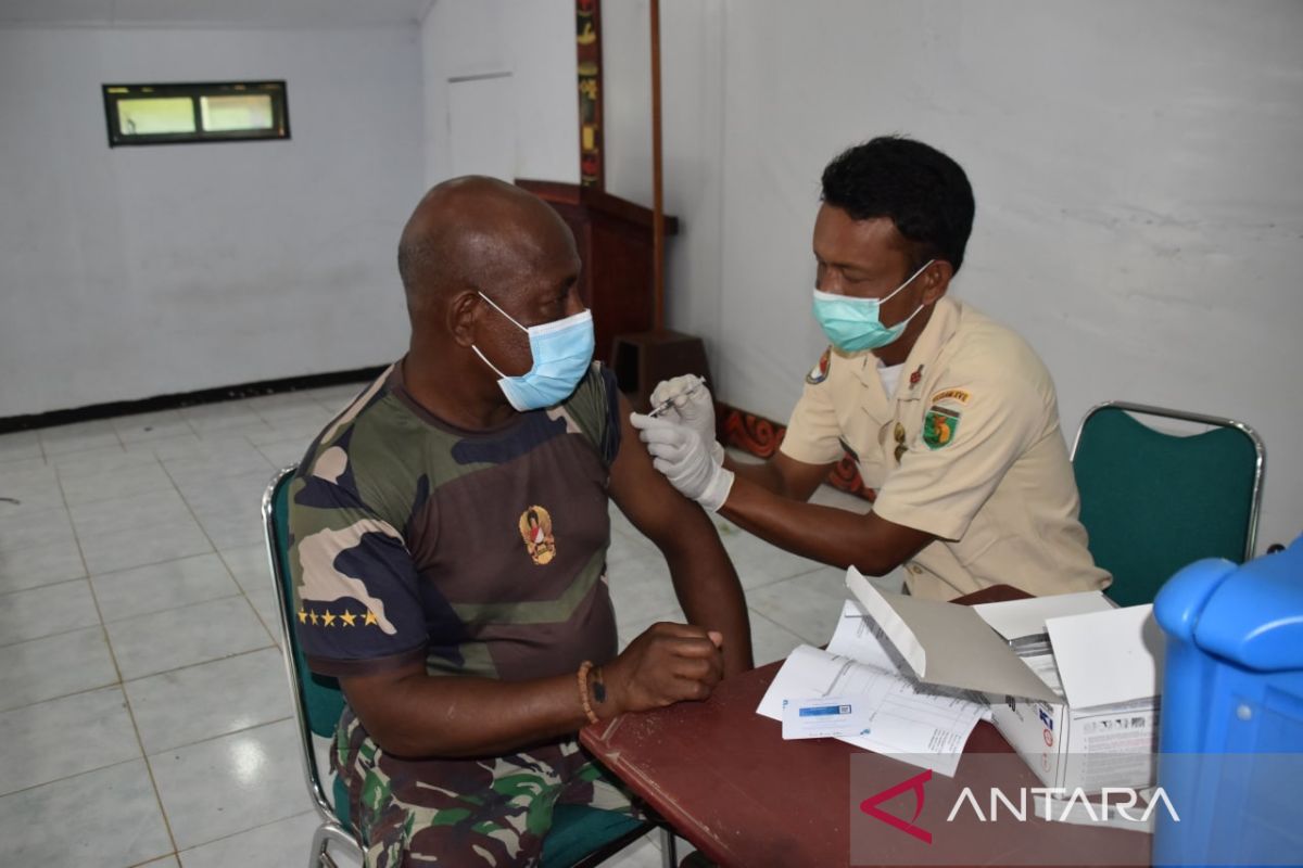 Personel Kodim 1707 Merauke jalani vaksinasi tahap tiga