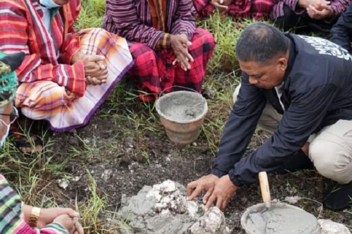 Bupati Buton Selatan meresmikan sejumlah pembangunan didua pulau