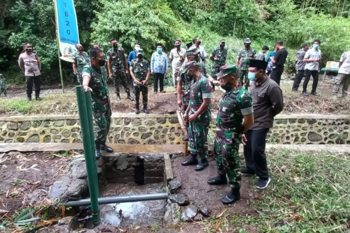 TNI programkan pompa hydram mengatasi masalah air bersih di Lombok Tengah