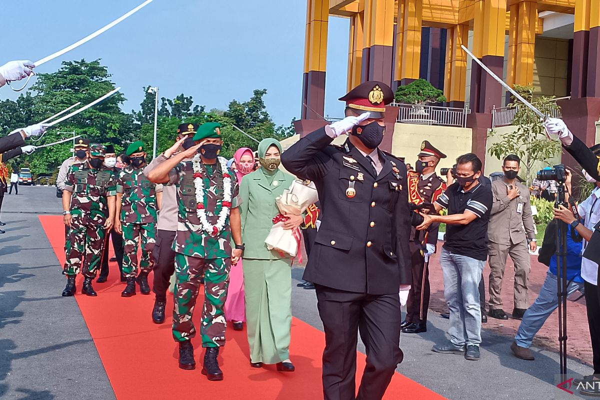 Sambut Danrem 031/Wira Bima, Kapolda : TNI-Polri adalah saudara kandung