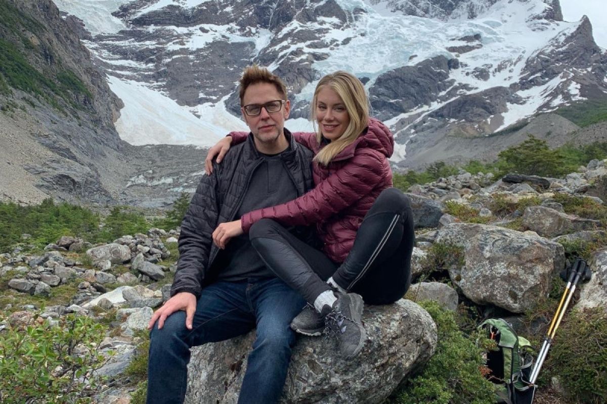 James Gunn bertunangan dengan Jennifer Holland