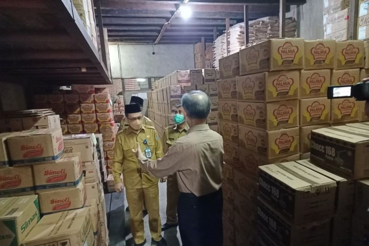 Tim Terpadu Monitoring sidak stok minyak goreng di distributor-swalayan