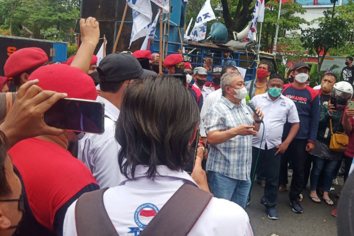 Temui buruh, Fraksi Gerindra Jateng kawal revisi JHT