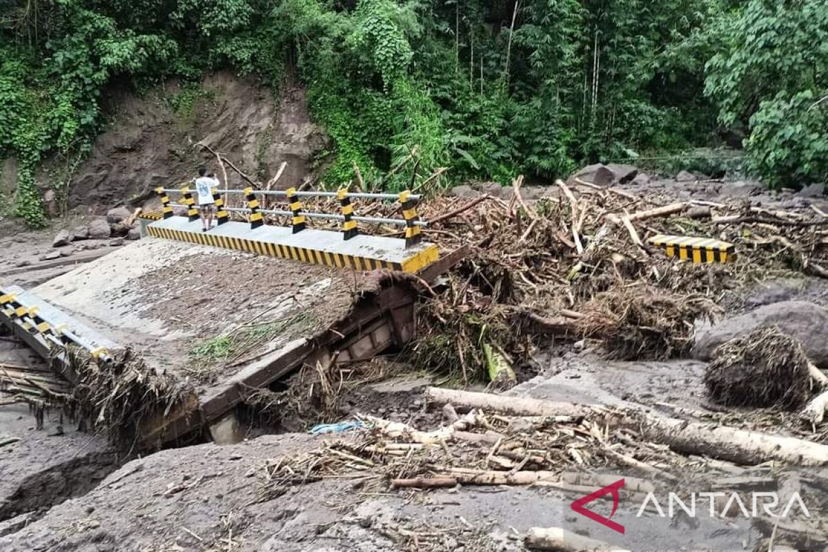 Delapan desa di Kabupaten Sikka diterjang banjir dan longsor