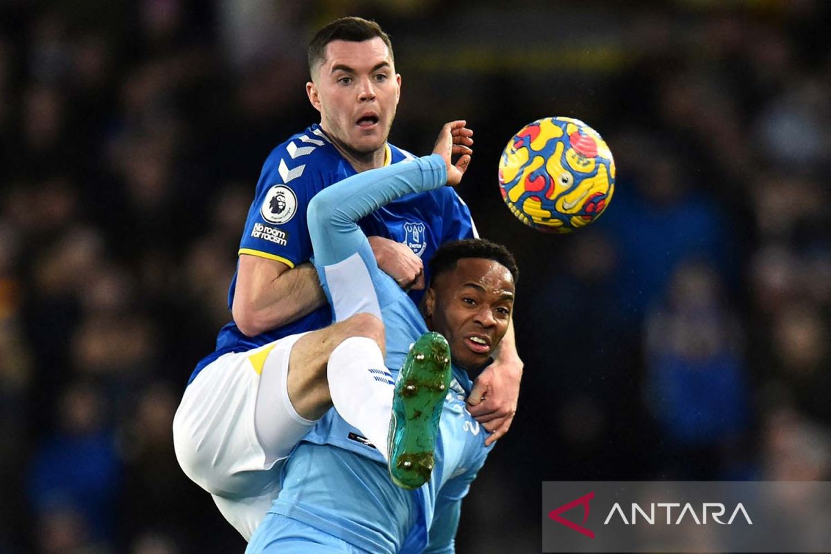 Sterling resmi dikontrak Chelsea