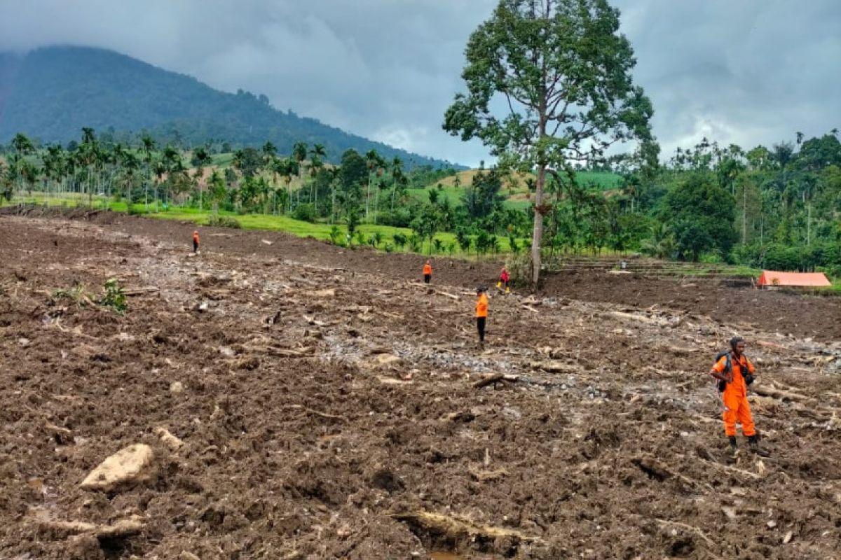 Tim SAR gabungan terus cari lima warga tertimbun longsor Pasaman