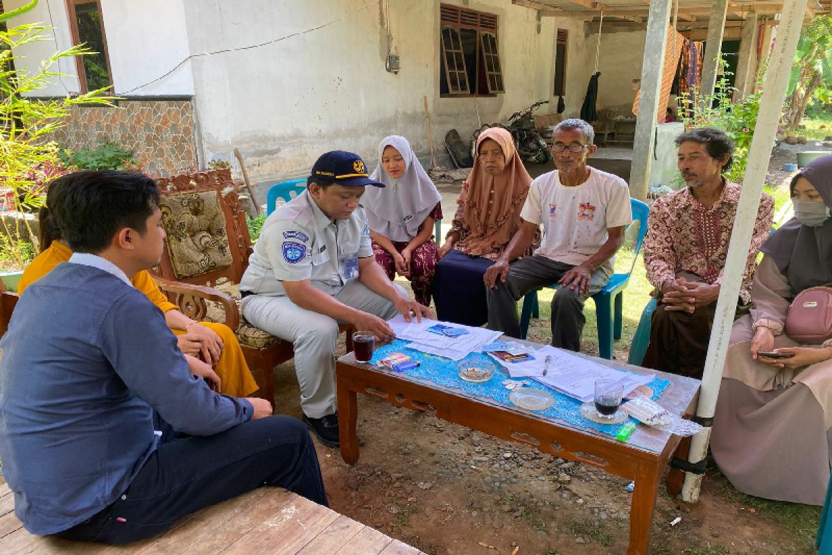 Jasa Raharja serahkan santunan korban akibat kecelakaan karambol di Secang