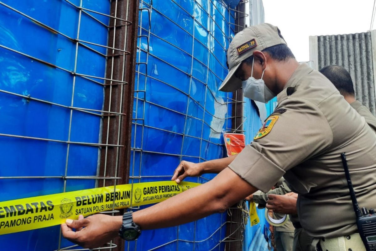 Satpol PP Kudus masih menemukan tempat karaoke yang nekat beroperasi