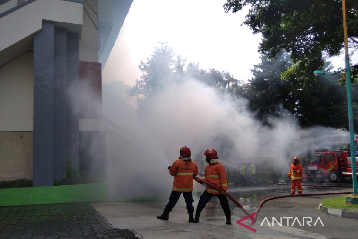 Kudus gelar simulasi penanganan kebakaran di gedung bertingkat