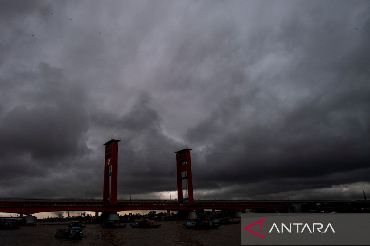 Hari ini Palembang dan sebagian besar kota di Indonesia berawan