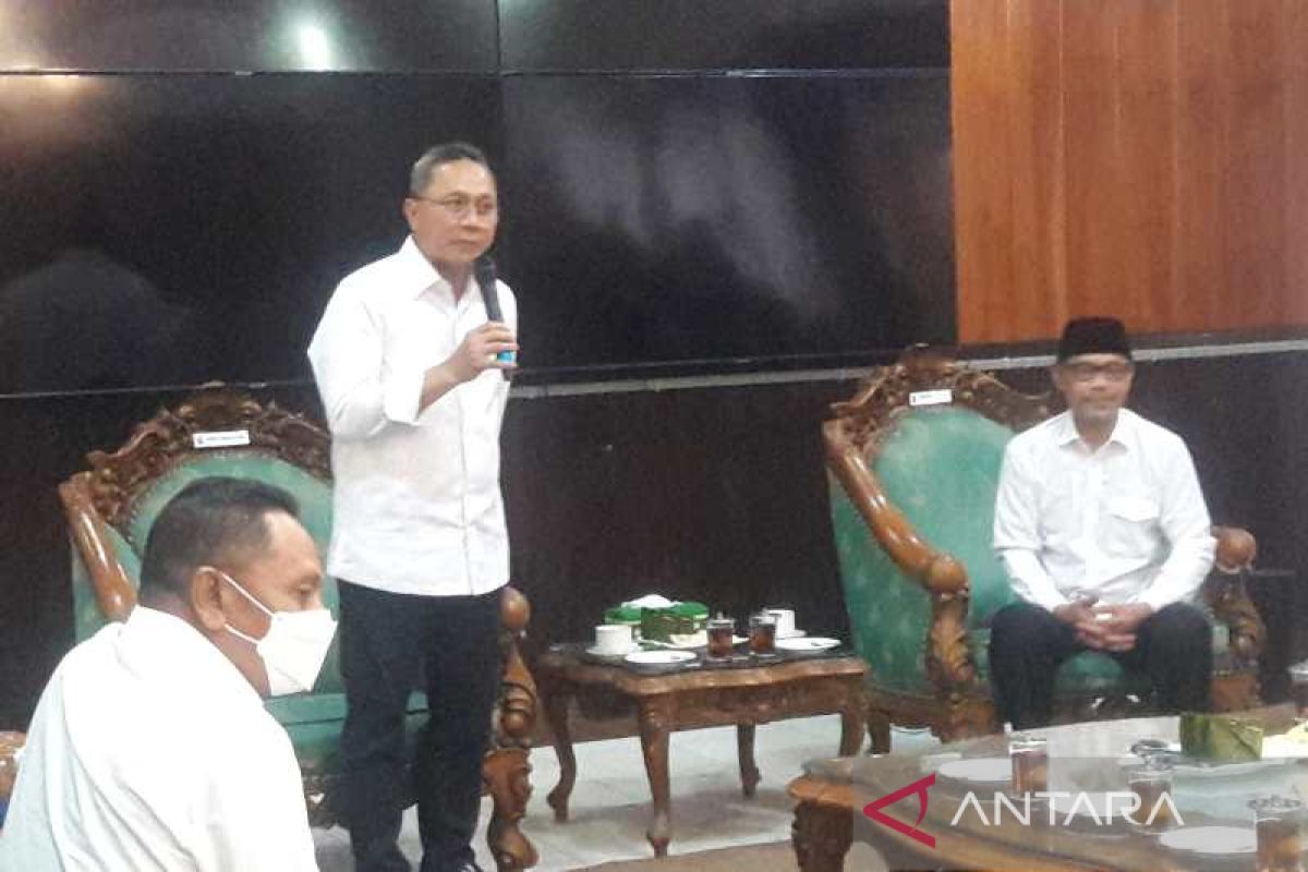 Zulkifli Hasan ajak masyarakat perkuat persaudaraan untuk  pembangunan