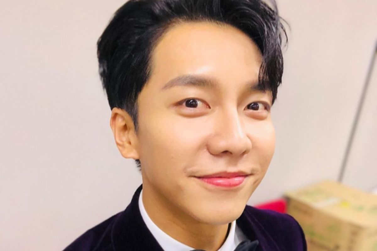 Lee Seung Gi raih penghargaan "Wajib Pajak Teladan"