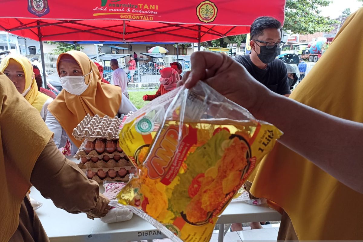 Stok minyak goreng di pasar modern Bandarlampung habis di rak penjualan