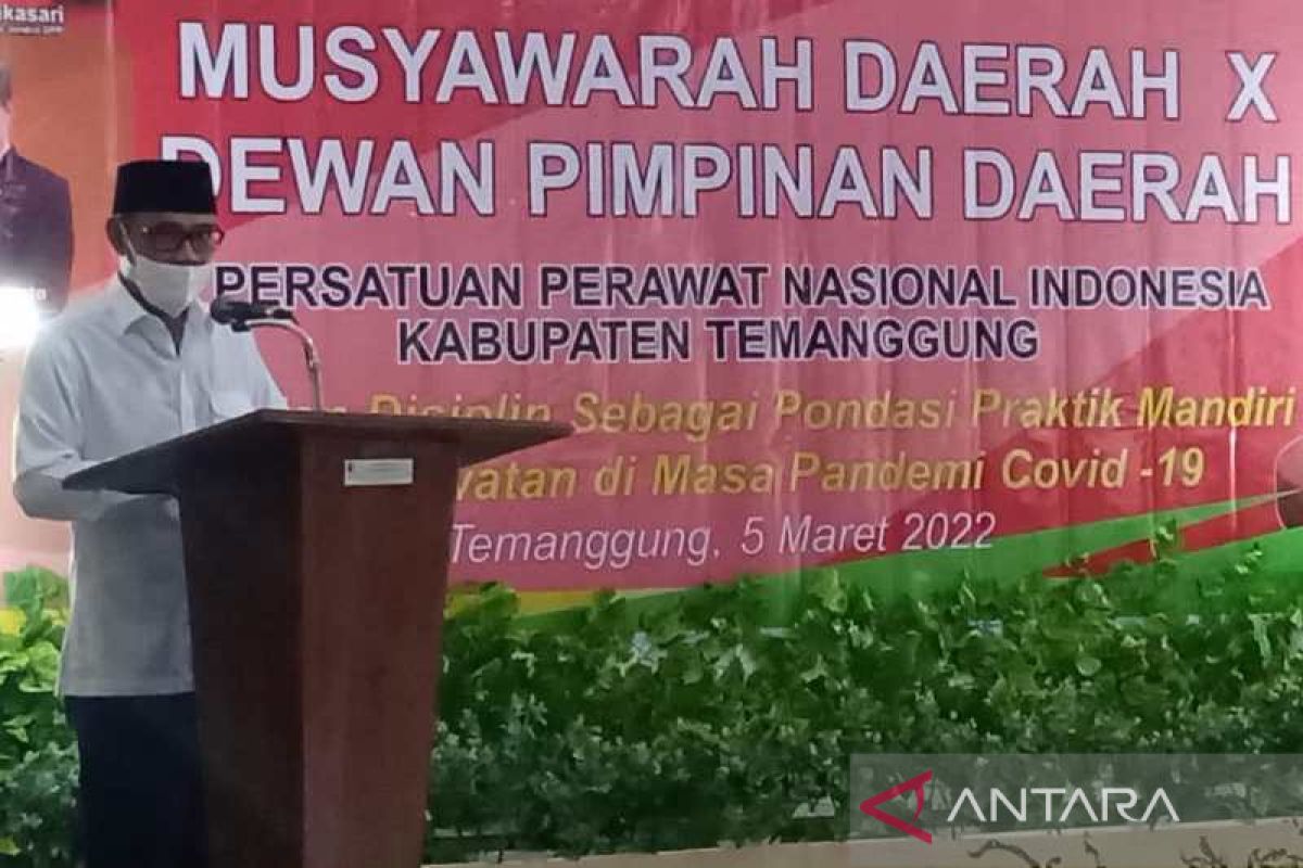 Bupati Temanggung minta perawat tingkatkan  profesionalisme