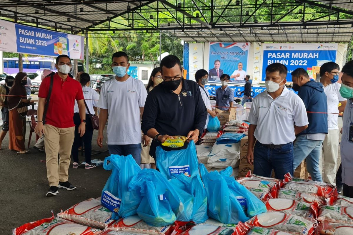 Erick Thohir dorong BUMN gelar pasar sembako murah di Batam