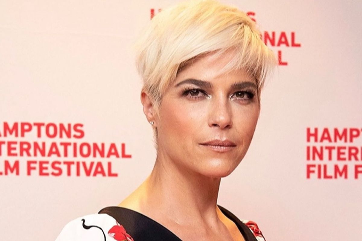 Selma Blair mengajukan perlindungan usai dianiaya mantan pacar