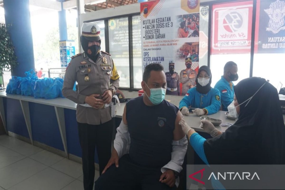 Polres Pekalongan vaksinasi awak angkutan