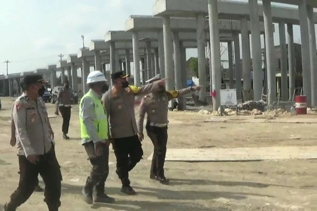 Pasang "girder" tol, arus lalu lintas Semarang-Demak dialihkan