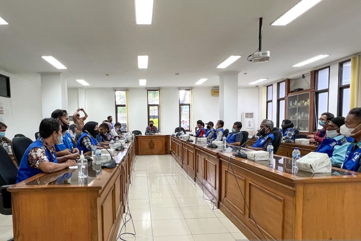 Pedagang asongan minta diizinkan berjualan di Malioboro