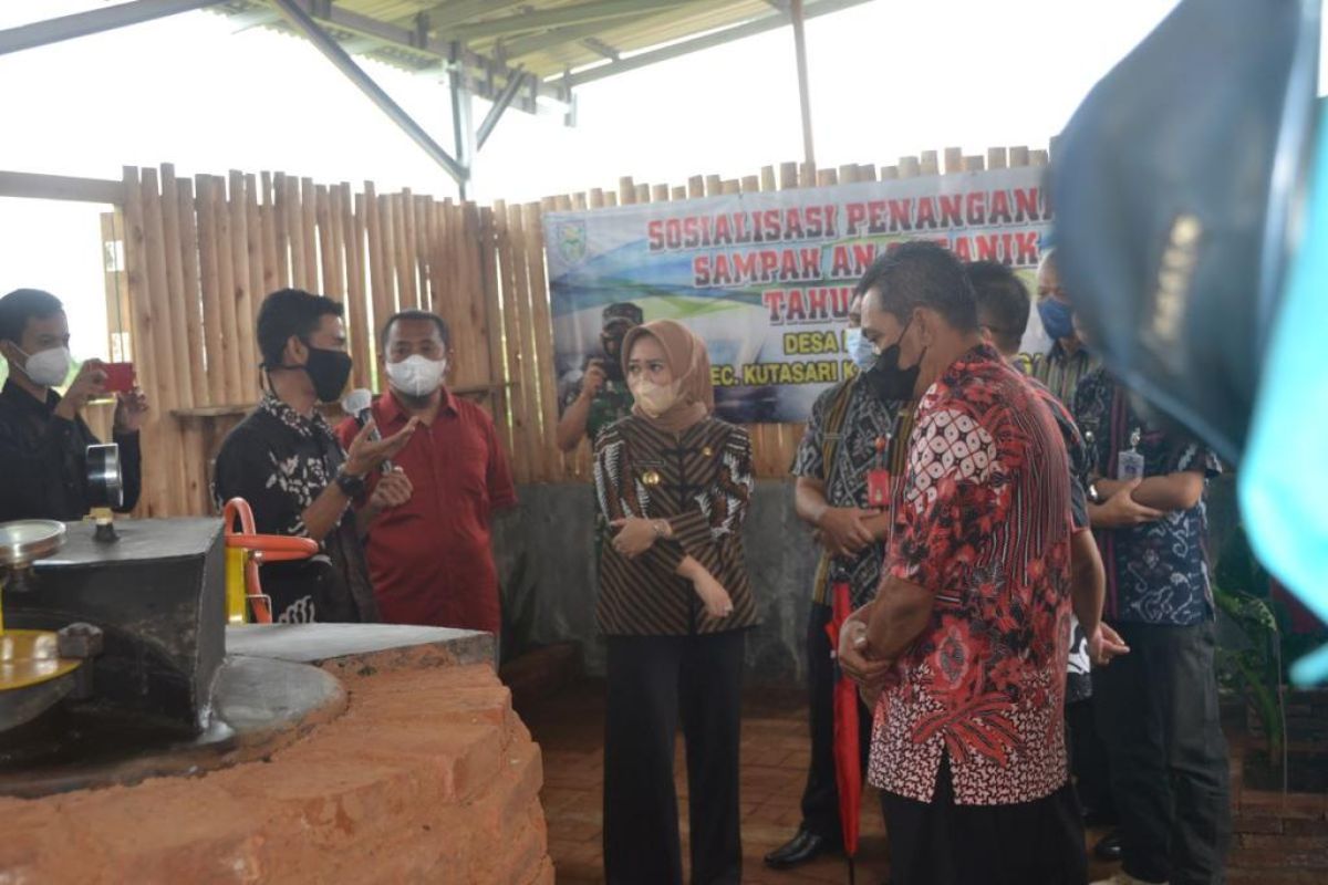 Beri manfaat ekonomi, Bupati Purbalingga ajak warga kelola sampah