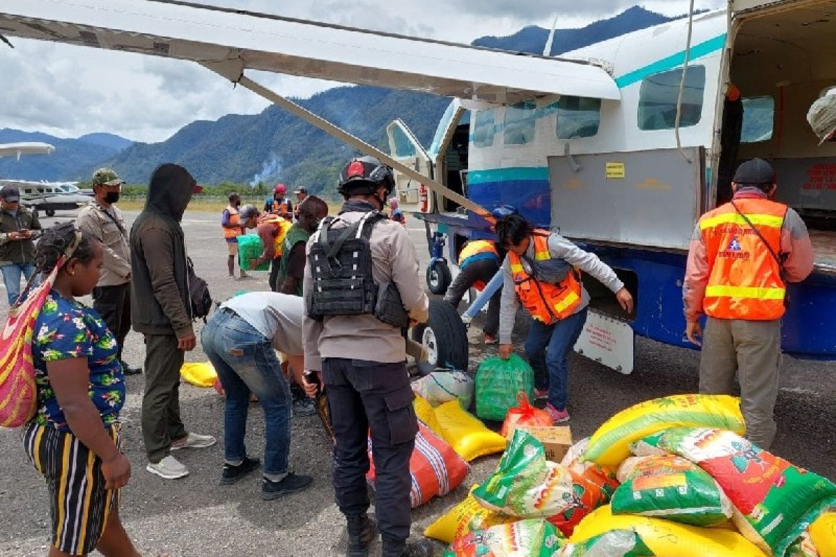 Petugas Bandara Bilorai di Sugapa belum kembali bertugas