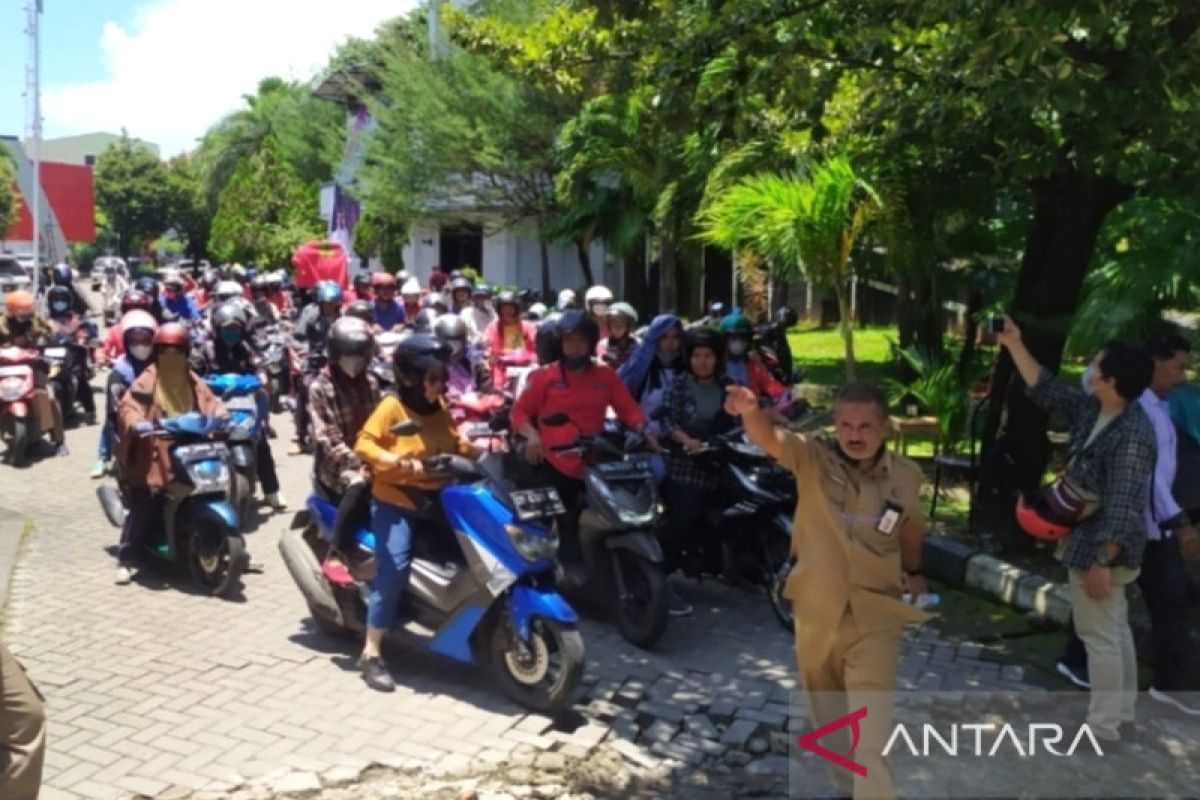 Seratusan mantan ketua RT/RW menolak kebijakan Wali Kota Makassar