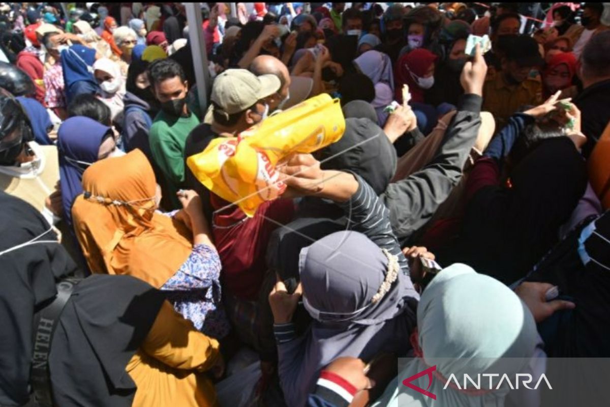 YLKI Sulteng:  Masyarakat paling banyak adukan kelangkaan minyak goreng