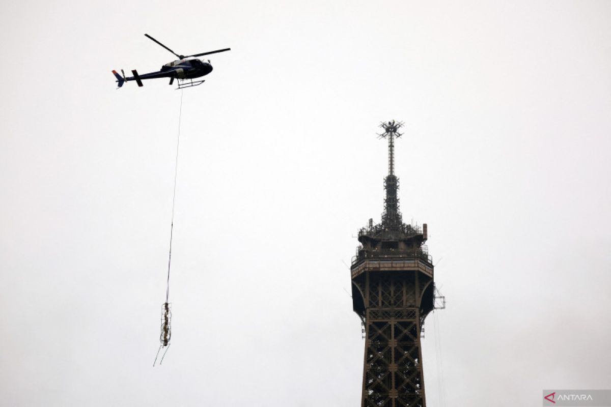 Menara Eiffel tambah tinggi enam meter berkat antena baru