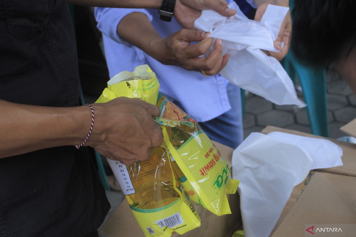 Bulog NTT siapkan ribuan liter minyak goreng pada pasar murah