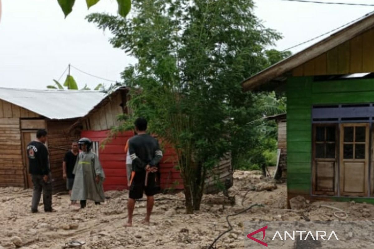 Banjir setinggi satu meter  landa Kelurahan Kilongan Permai di Banggai