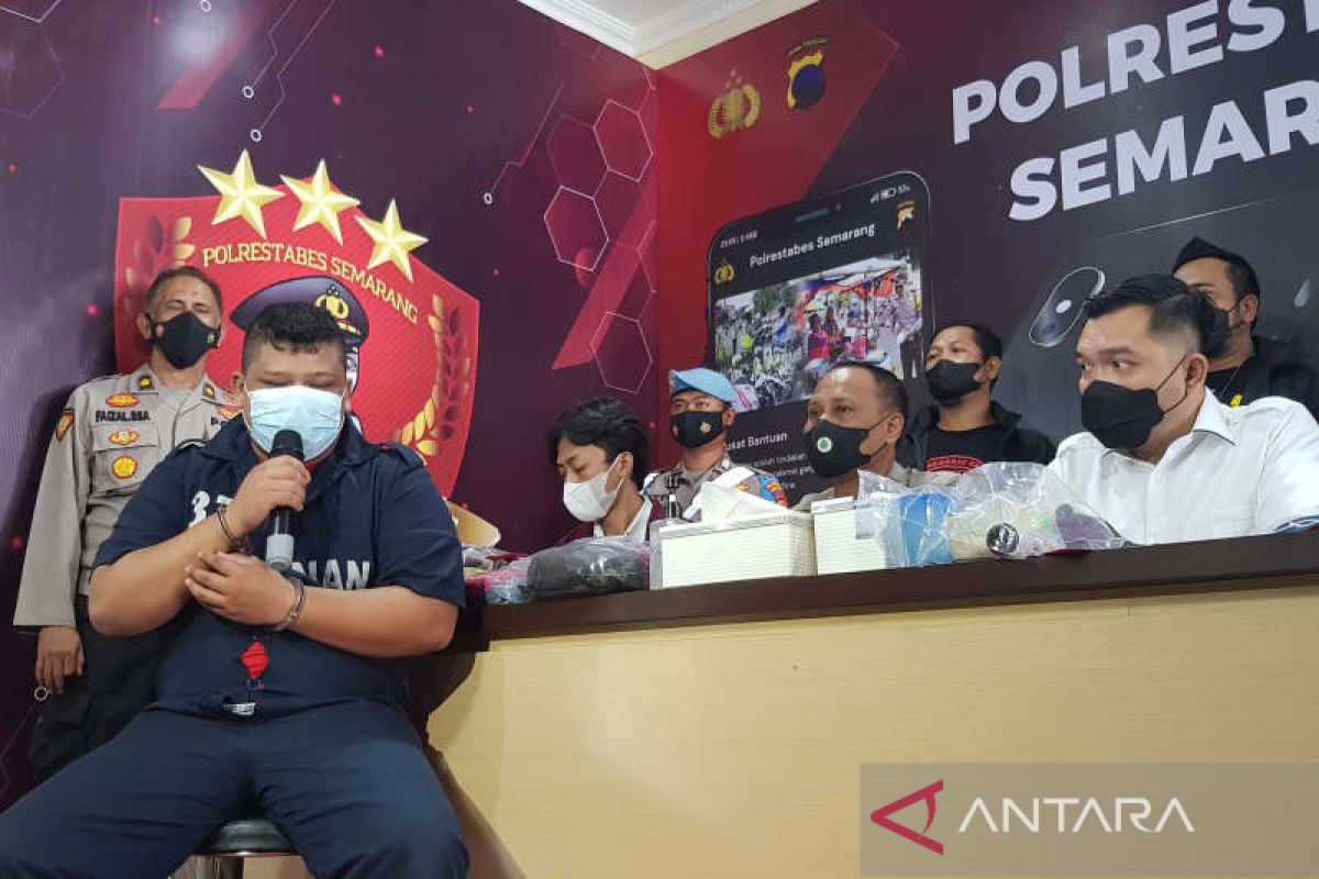 Seorang pria tusuk dua orang di Semarang akibat berebut lahan parkir