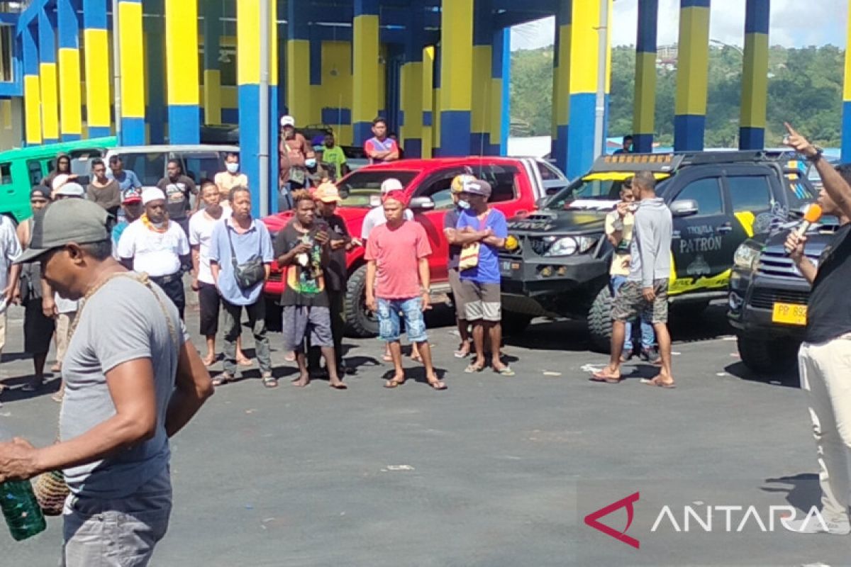 Sopir Jalur Trans Papua Barat sulit mendapat BBM Subsidi