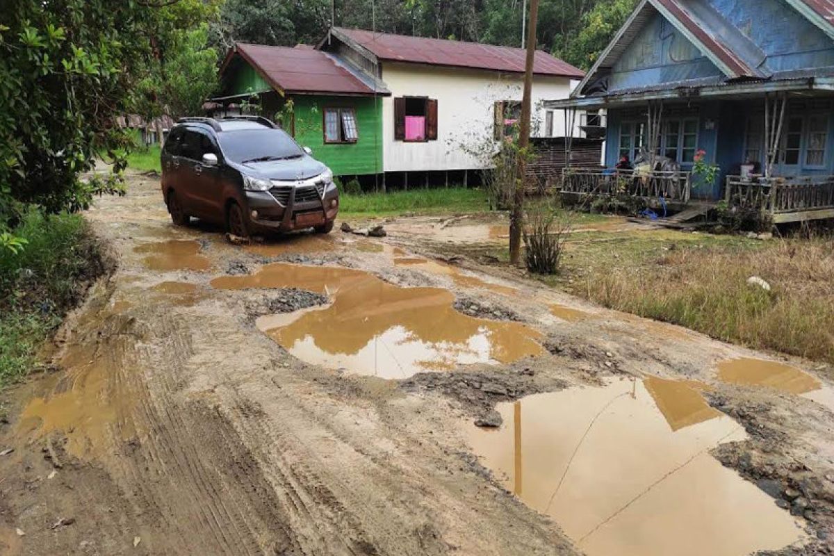 PUPR Pulang Pisau segera tangani jalan menuju feri Desa Pangkoh Hulu