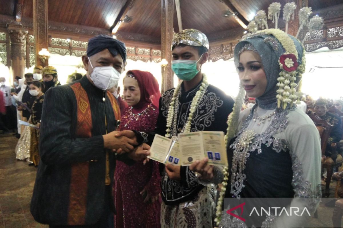 71 pasangan siri ikuti nikah massal gratis di Jepara